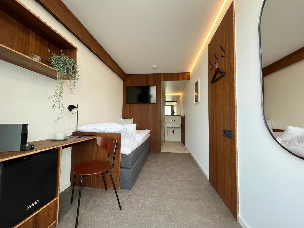 Tin Inn - Hueckelhoven - Das Hotel Aus Hochwertig Ausgebauten Ueberseecontainern Exteriér fotografie