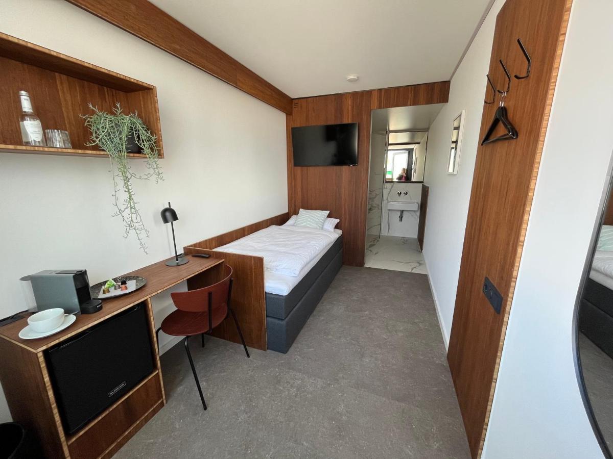 Tin Inn - Hueckelhoven - Das Hotel Aus Hochwertig Ausgebauten Ueberseecontainern Exteriér fotografie
